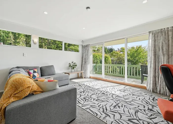 Redwoods Edge - Walk To The Forest With Pool Vakantiehuis *