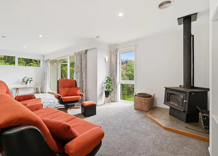 Vakantiehuis Redwoods Edge - Walk To The Forest With Pool *