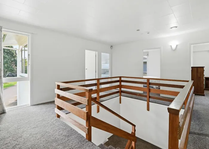 Vakantiehuis Redwoods Edge - Walk To The Forest With Pool
