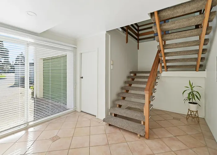 Vakantiehuis Redwoods Edge - Walk To The Forest With Pool